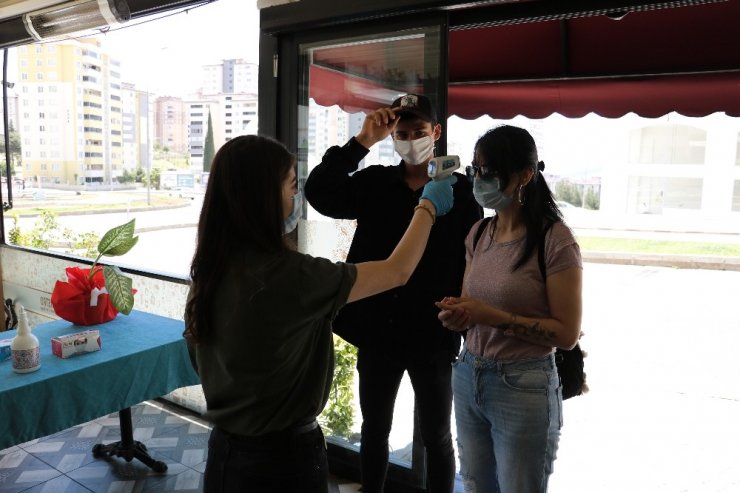 Kafelerde online okey devri