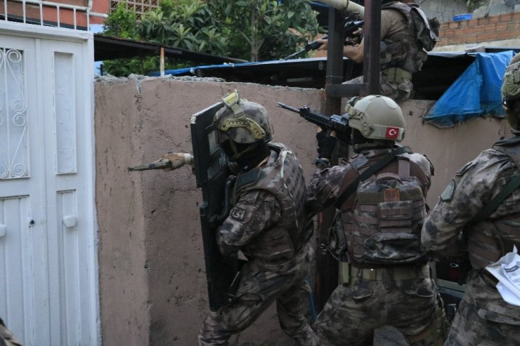 Adana merkezli 3 ilde FETÖ operasyonu: 63 gözaltı kararı