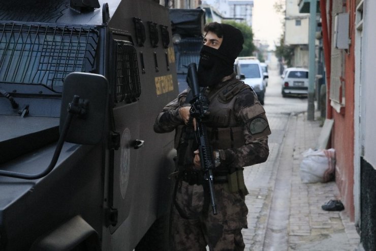 Adana merkezli 3 ilde FETÖ operasyonu: 63 gözaltı kararı