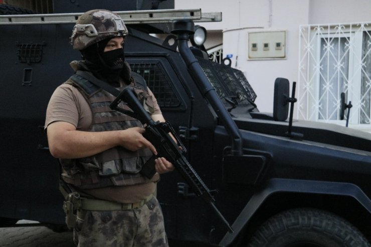 Adana merkezli 3 ilde FETÖ operasyonu: 63 gözaltı kararı
