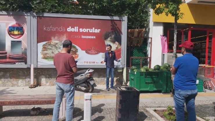 Belediye’nin uygulamasına kızan şahıs kendini yakmaya kalktı