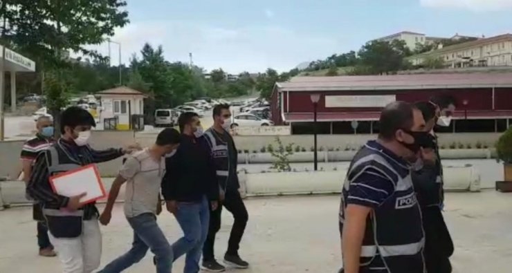 Dolandırıcılar 22 adet sahte altın diş ile yakalandı