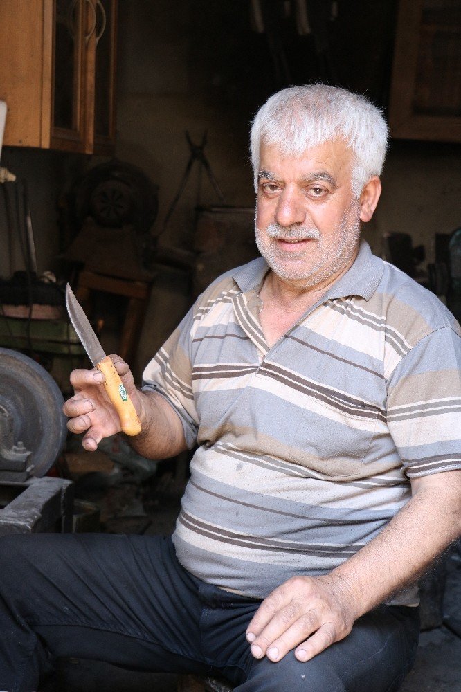 Bıçaklar Kurban Bayramı için bileleniyor