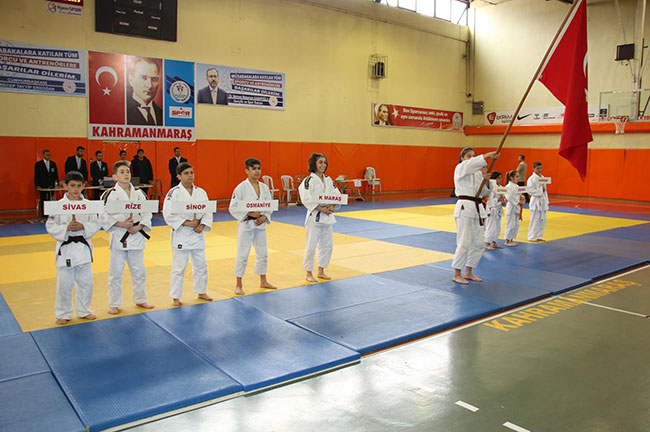 23-nisan-ulusal-egemenlik-ve-cocuk-bayrami-judo-turnuvasi-tamamlandi1.jpg