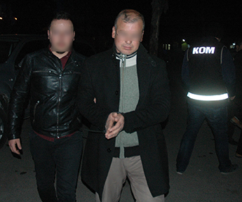 a2-001.jpg a2-001.jpg