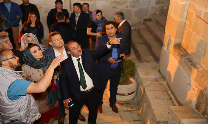 afbl3446-kopyala.jpg afbl3446-kopyala.jpg