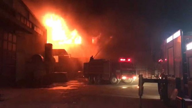 ahsap-fabrikasinda-yangin1.jpg ahsap-fabrikasinda-yangin1.jpg