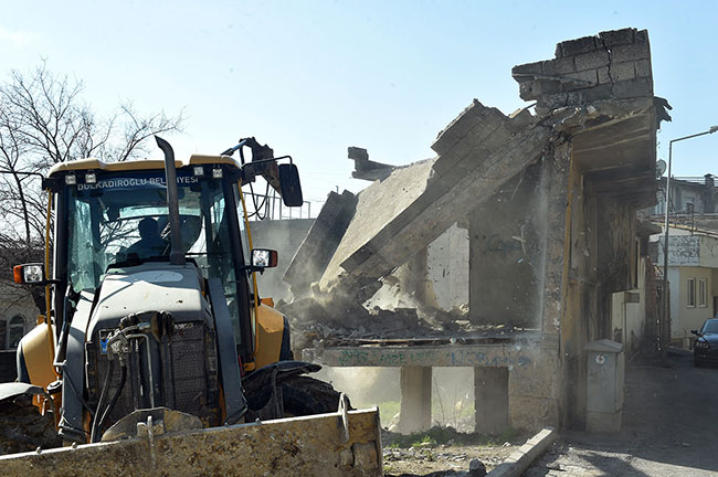 bakan-soylu-talimat-verdi,-metruk-binalar-yikildi2.jpg