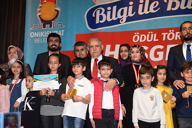 bilgili-ogrenciler-odulleriyle-bulustu1.jpg