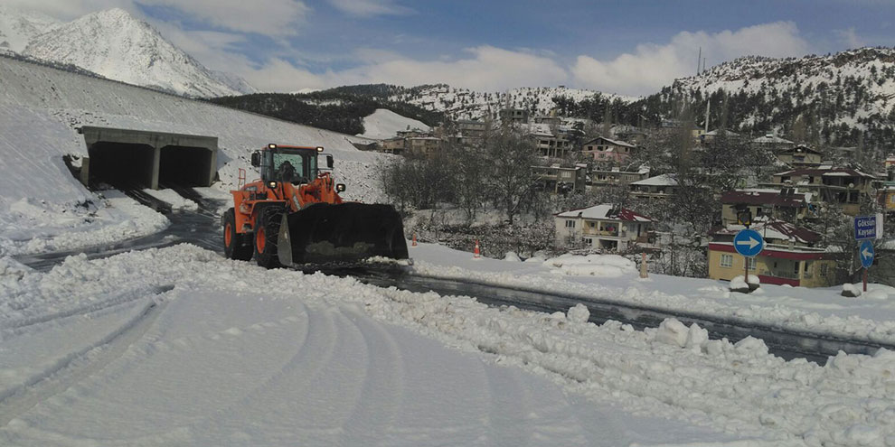 buyuksehir’den-kar-mesaisi!-yollar-tek-tek-aciliyor1.jpg
