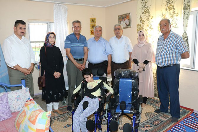 buyuksehir’den-ozel-tertibatli-sandalye1.jpg buyuksehir’den-ozel-tertibatli-sandalye1.jpg