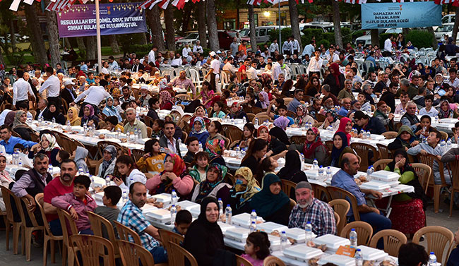 buyuksehir’den-turkoglu’nda-iftar1.jpg