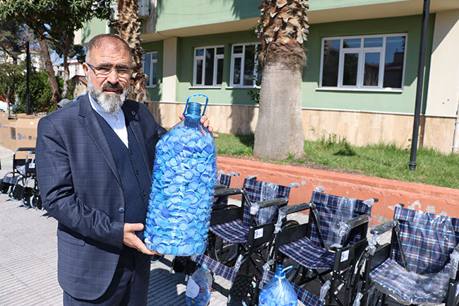 cocuklarin-topladigi-mavi-kapaklar-engellilere-umut-oldu.jpg