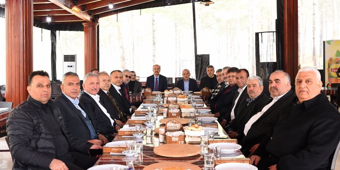 dulkadiroglu-belediye-baskani-necati-okay-farkli-meslek-guruplarindan-temsilcileriyle-bir-araya-geldi.jpg