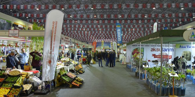 dulkadiroglu-belediye-baskani-necati-okay-kahramanmaras-fuar-merkezi-kafumda-duzenlenen-kahramanmaras-tarim-gida-ve-hayvancilik-fuarini-ziyaret-etti.jpg