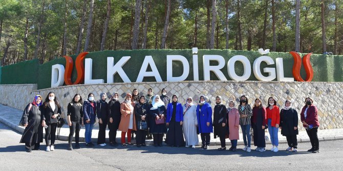 dulkadiroglu-belediyesinin-sehrin-turizmine-kazandirdigi-tarihi-ve-kulturel-projeleri-yerinde-inceleyen-ak-parti-dulkadiroglu-kadin-kollari-yonetim-kurulu-uyeleri-dulkadiroglunun-tarihi-ve-kulturel-zenginli.jpg