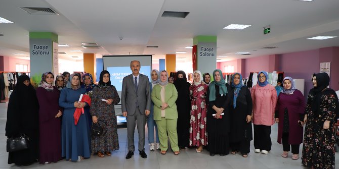 dulkadiroglu-genclik-merkezinde-giyim-teknolojileri-ve-uretim-sergisi-acildi.jpg