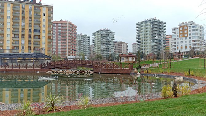 e1-011.jpg e1-011.jpg