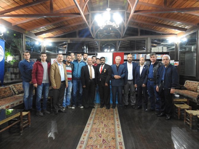 e1-021.jpg e1-021.jpg