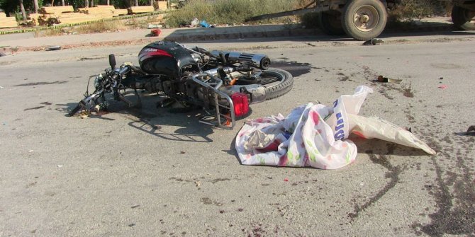 elbistanda-kamyonetle-carpisan-motosiklet-surucusu-oldu.jpeg
