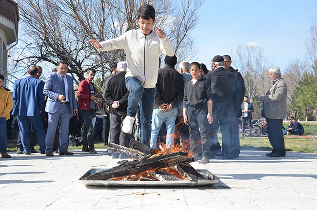 elbistanda-nevruz-bayrami-kutlamalari1.jpg