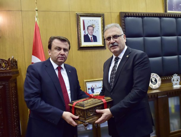 flash-002.jpg flash-002.jpg