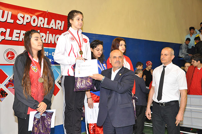 gencler-turkiye-okullar-kick-boks-sampiyonasi1.jpg