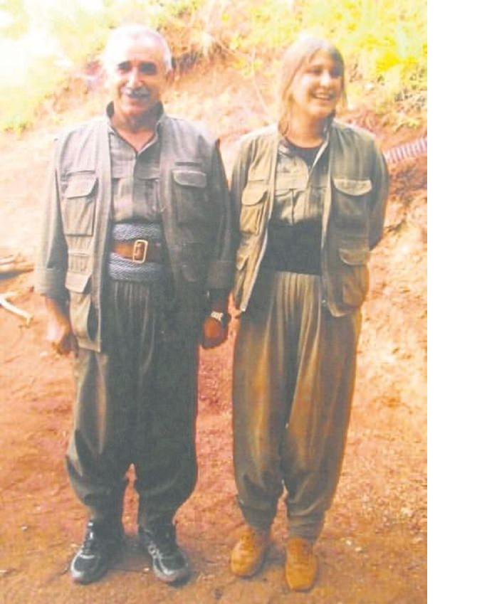 gezinin-kirmizi-fularli-kizi-olduruldu-1845f6.jpg gezinin-kirmizi-fularli-kizi-olduruldu-1845f6.jpg