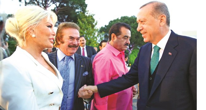 iste-cumhurbaskani-erdoganin-iftarina-katilan-unluler-h1497339457-70d2eb.jpg