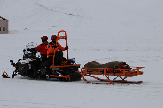 jandarmadan-kayak-merkezinde-kurtarma-tatbikati3.jpg
