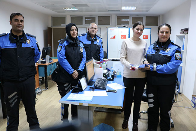 kadin-polislere-meslektaslarindan-surpriz1.jpg