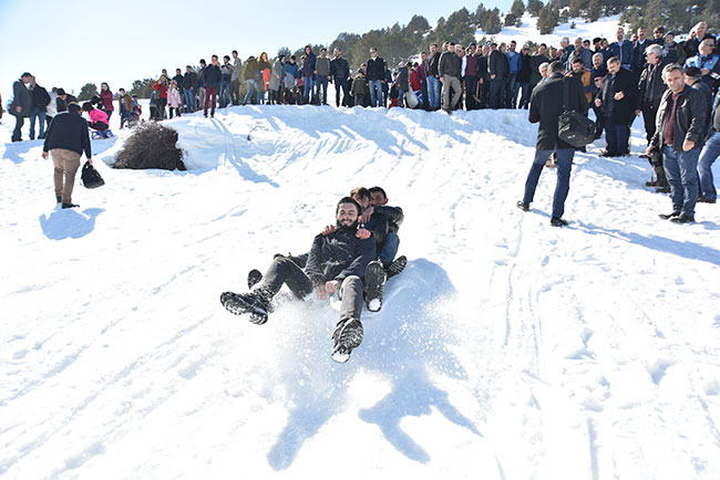 kafkas-genclik-ve-kar-festivali-renkli-goruntulere-sahne-oldu1.jpg