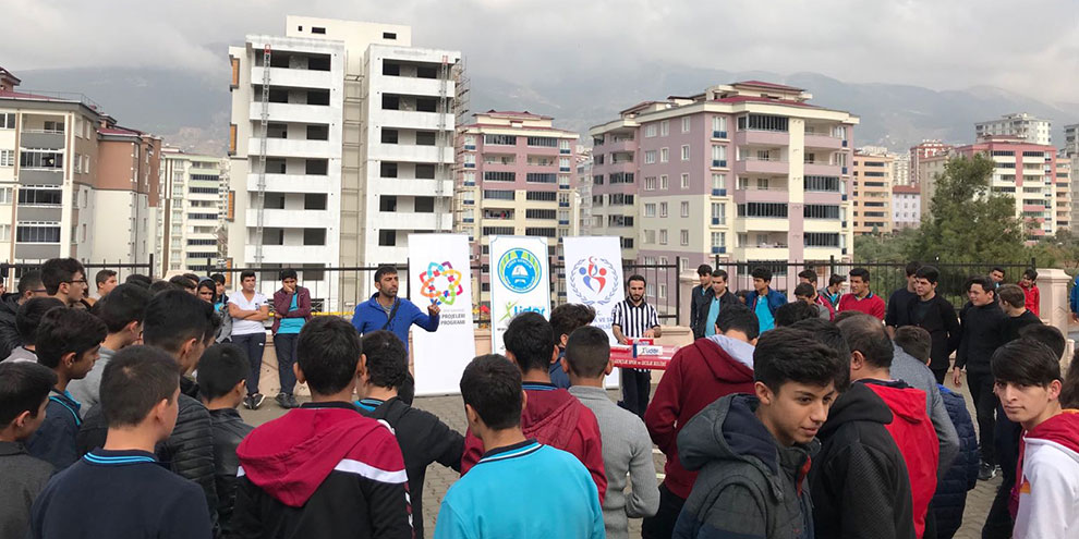 kahramanmaras-bilek-guresi-secmelerine-genclerden-yogun-ilgili2.jpg