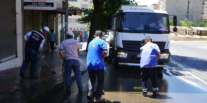 kahramanmaras-buyuksehir-temizlik-calismalarini-surduruyor.jpg
