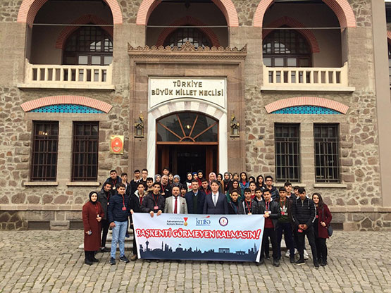 kahramanmarasli-ogrenciler-baskenti-gezdi1.jpg