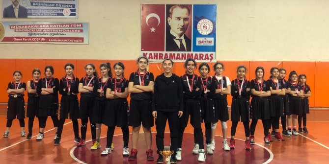 kahramanmarasta-2021-2022-okul-sporlari-faaliyet-programinda-yer-alan-kucuk-erkeler-ve-kizlar-kahramanmaras-sampiyonasi-oynanan-final-musabakalari-ile-sona-erdi.jpg