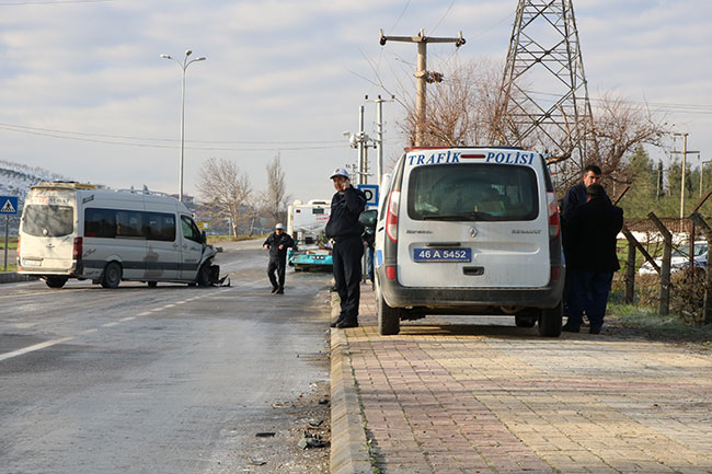 kahramanmarasta-ogrenci-servisi-kaza-yapti.jpg