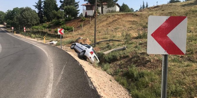 kahramanmarasta-otomobil-devrildi-2-yarali.jpeg
