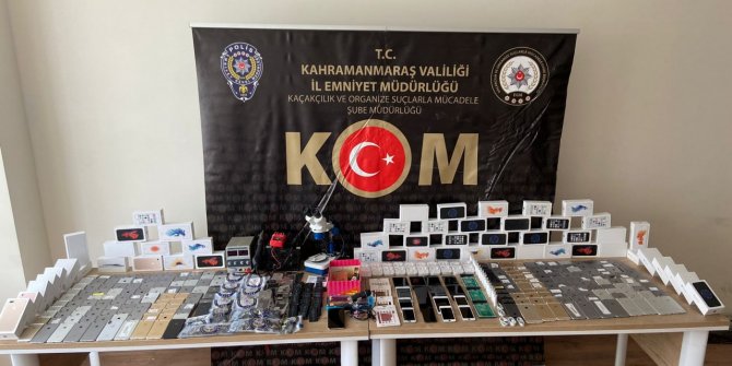 kahramanmarasta-yedek-parcalarla-telefon-yapan-insaat-teknikeri-yakalandi.jpg