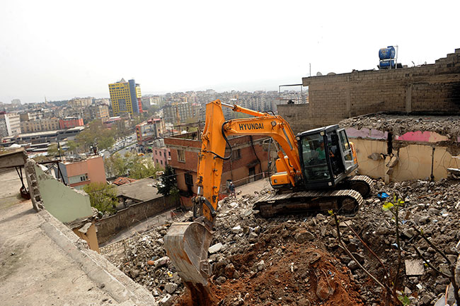 kentsel-donusumunde-86-ev-yikildi1.jpg