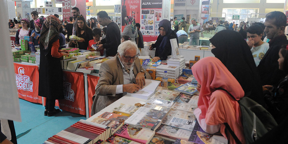 kitap-fuari-sona-erdi2.jpg