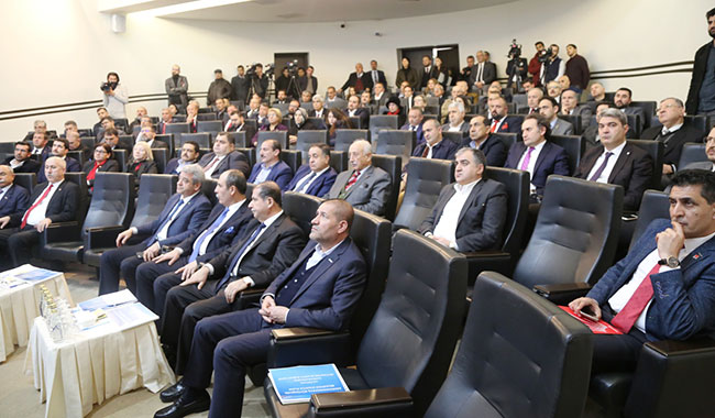 kmtso-meclisinde-buyuksehir-belediye-baskan-adaylari-projelerini-anlatti3.jpg