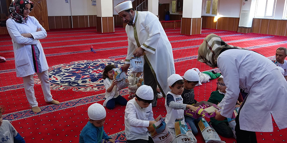 kres-cocuklarinin-camiler-haftasi-ziyareti-2.jpg