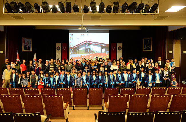 ksu-cocuk-universitesi-ilk-mezunlarini-verdi2.jpg