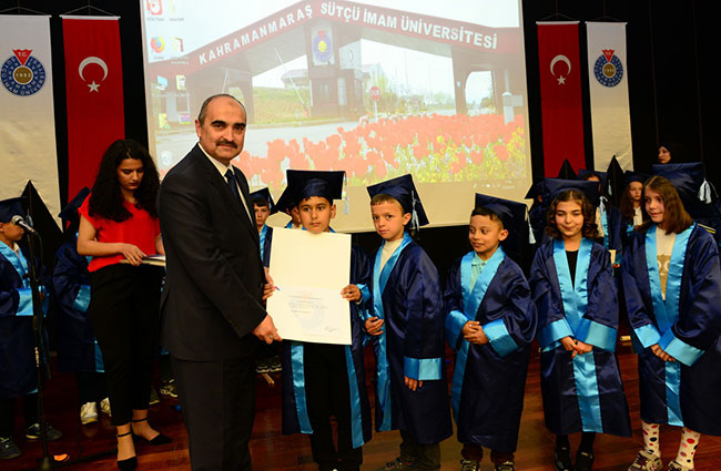 ksu-cocuk-universitesi-ilk-mezunlarini-verdi3.jpg