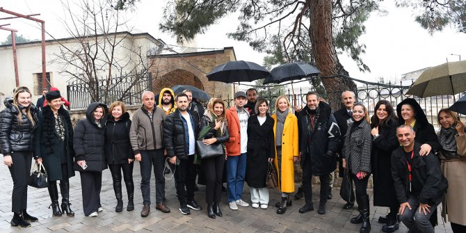 kultur-turizm-bakani-mehmet-nuri-ersoyun-esi-pervin-ersoyu-ve-beraberindeki-heyete-bahtiyar-yokusunu-gezdiren-dulkadiroglu-belediye-baskani-necati-okay-bolgenin-tarihi-ve-kulturel-degerlerini-ortaya-cikara.jpg