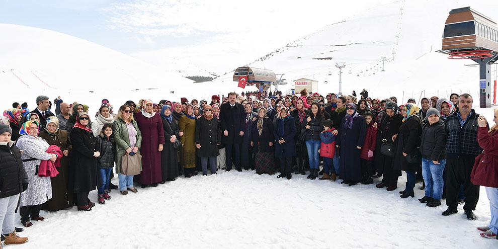 mikrokredili-bayanlar-yedikuyular-kayak-merkezi’nde111.jpg