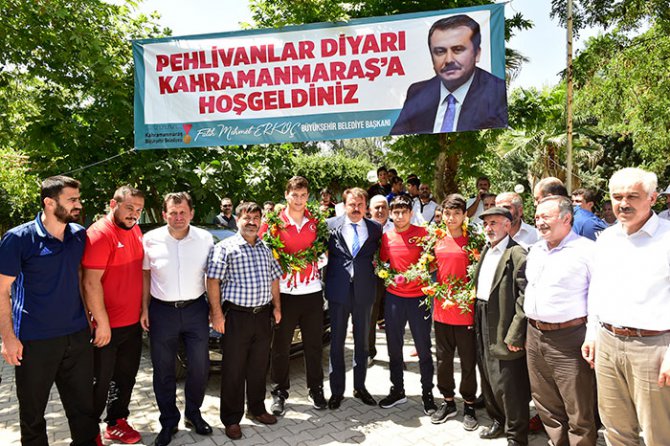 milli-gurescileri-karsilama.jpg milli-gurescileri-karsilama.jpg