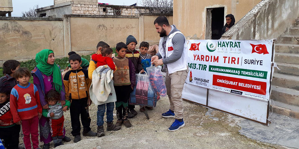 onikisubat-belediyesinden-idlibe-yardim-eli.jpg