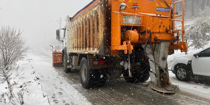 onikisubat-belediyesinin-karla-amansiz-mucadelesi.jpeg